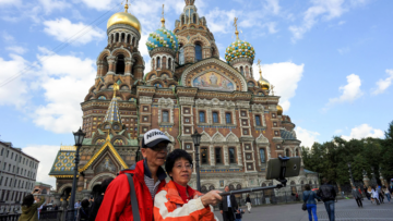 В Госдуме призвали расследовать вопрос с буквами Е и Ё в загранпаспортах.