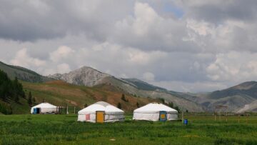 В Джакарте россиянам советуют не посещать многолюдные места.