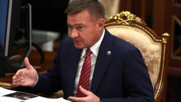 Одиночные восхождения на Эверест запрещены в Непале.