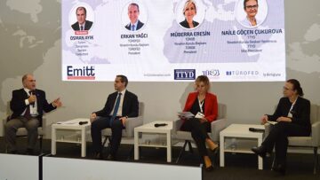 Рейсы Boeing 737 MAX отменяют пассажиры по всему миру.