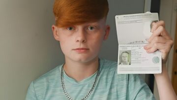 Пассажир недоволен компенсацией за отсутствие горячей еды во время полета.