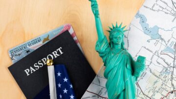 В Дубровнике ограничат использование чемоданов на колесиках для тишины на улицах.