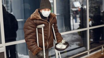 На теплоходе «Михаил Булгаков» отравились дети.