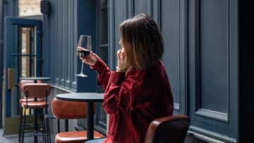 Треть туристов отказалась от поездок в Стамбул после землетрясений.