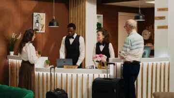 Турист требует у FlyOne Armenia компенсации из-за отмененного рейса в Ереван.