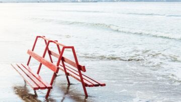 БANKS OF KAZAKHSTAN FACE GROWING DELAYS IN ISSUING CARDS TO RUSSIAN TOURISTS —
**Перефразированный заголовок:** Получение банковских карт российскими туристами в Казахстане осложнится.