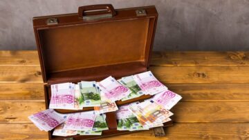 Несовершеннолетнему туристу отказали в размещении без документа, подтверждающего возраст.