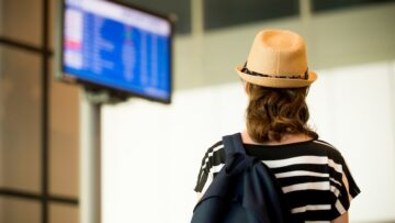 hànhковец принял управление Боингом 737 при недуге пилота.