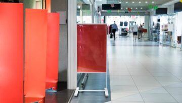 Туристы добились компенсации за опоздание рейса в Анталию.