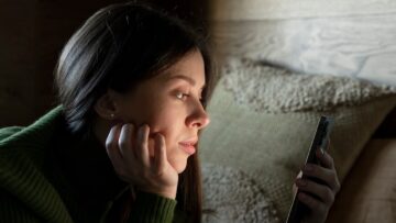 Россиянин задержан при попытке вывоза дочери в Дубай с использованием фальшивых документов.