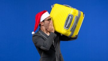 В аэропорту Шереметьево выстроились длинные очереди, о чём сообщили туристы.