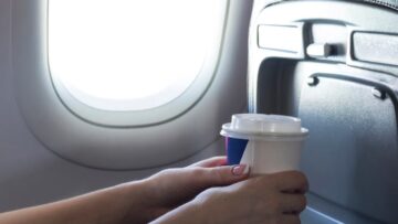 Пассажир взял на себя роль второго пилота и помог посадить самолет Air Canada