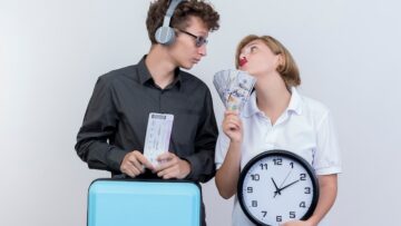 Забытые вещи на рейсах «Аэрофлота» в 2024 году: от зубов до сидений для унитазов.