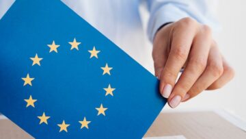 Испания не прекращает программу получения «золотой визы» для россиян