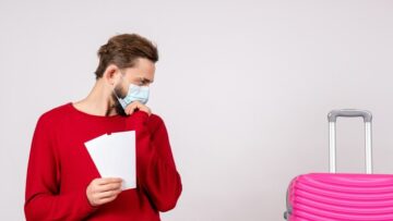 Туристы из России второй день ожидают вылета в Египет.