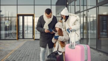Авария вертолета с туристами на Камчатском вулкане привела к гибели пилота.