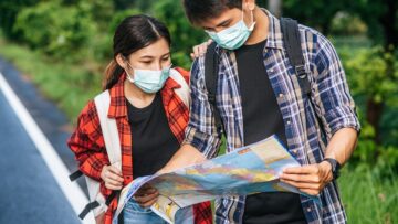 Туристам не хватает мест в поездах до Калининграда летом.