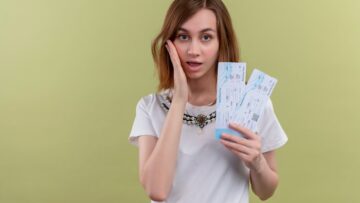 Туристов из России задержали в аэропорту Хургады