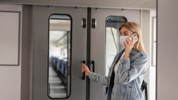 На рейс не допустили женщину из-за повреждения в паспорте