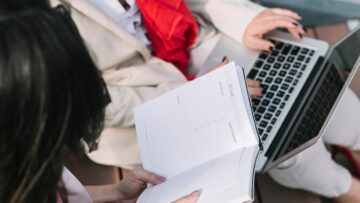 Россиянин вернул потерянные документы и деньги благодаря честности жителей Вьетнама