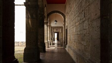 Власти ограничили купание на пляжах Геленджика и Анапы.