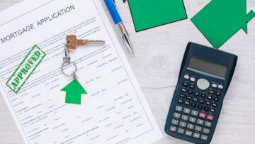 Минэкономразвития посоветовал туроператорам временно прекратить продажу туров в определенные страны.