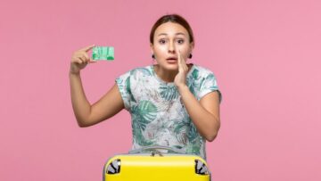В Анапе убирают мазутный барьер, чтобы избежать повторных выбросов на пляжи