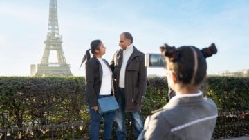 Вулкан Безымянный на Камчатке извергнул пепельный столб высотой 12 километров.