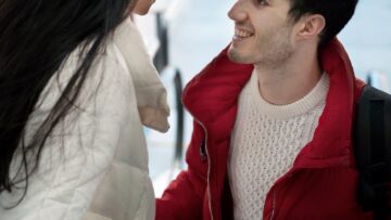 Туристка погибла в результате обрушения стеклянного моста в Индонезии