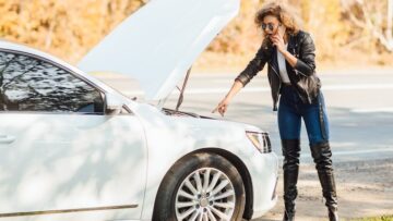 На борту самолета, следовавшего из Бангкока в Москву, произошел инцидент: пассажир напал на соседа с вилкой.