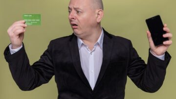 Снегопад затронул большую часть территории России.