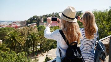 Крым готовится к двойному всплеску туризма на майские праздники.