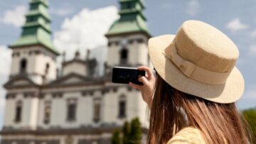 Авиакомпанию «Победа» привлекли к ответственности за несанкционированную рекламу на борту самолетов