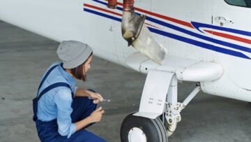 Отдых в Китае омрачился переполненными пляжами и пробками