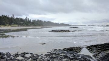 Огонь угрожает турецким курортным зонам