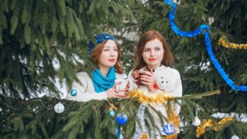 В Зеленоградске туристические скамейки переоборудовали в «стоячие лежаки»