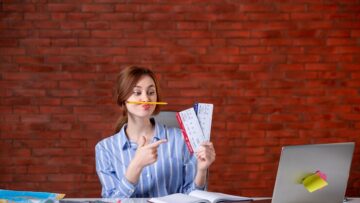 Экоактивисты провели акцию протеста в аэропорту Германии