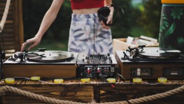 В Сочи на Красной Поляне снегопад спровоцировал рост цен на такси.