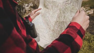 Ураган нанес ущерб 16 самолетам в Аргентине