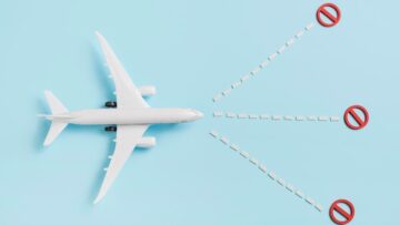 Самолет, следовавший из Анталии в Новосибирск, пострадал от удара молнии