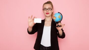 В Венеции вода на Большом канале окрашена активистами-экологами.