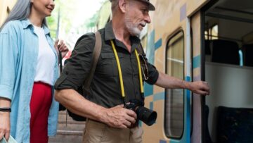 На борту самолета «Уральских авиалиний» у женщины зародились роды