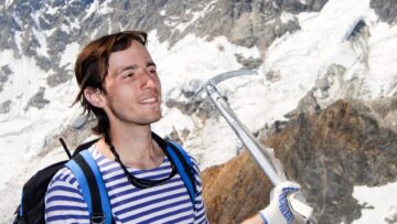 Росавиация не поддержала требование о ношении высоких каблуков для стюардесс