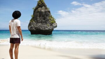 В Подмосковье из-за сильного ветра упало более 160 деревьев