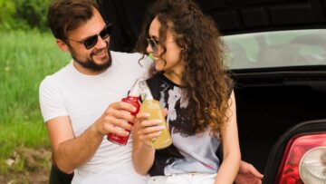 Певец Алексей Глызин помог задержать агрессивную пассажирку на рейсе Москва–[город назначения]