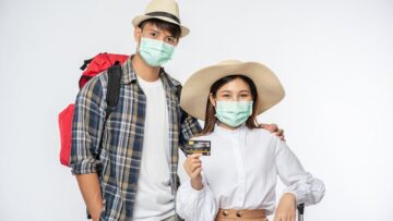 Франция не закрывает двери для российских туристов, даже с учетом санкций, заявил посол.