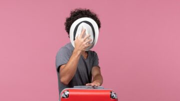 Ситуация с международным авиасообщением в России: до доковидных показателей очень далеко