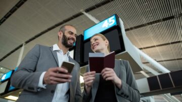 Пассажирский теплоход застрял на Ладожском озере