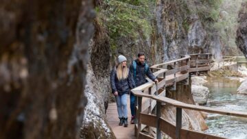 Экоактивисты провели акцию протеста в аэропорту Германии