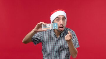 Россиянина могут внести в черный список для въезда в Таиланд из-за использования электронных сигарет